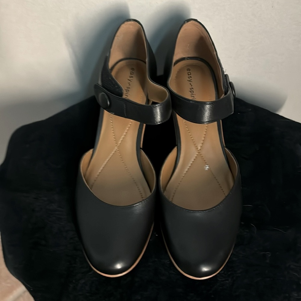 Easy Spirit Clarice Pump low heel 9M.